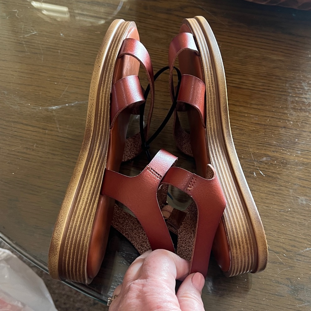 Rock & Candy Tan Leather Sandals NWT - Picture 3 of 5